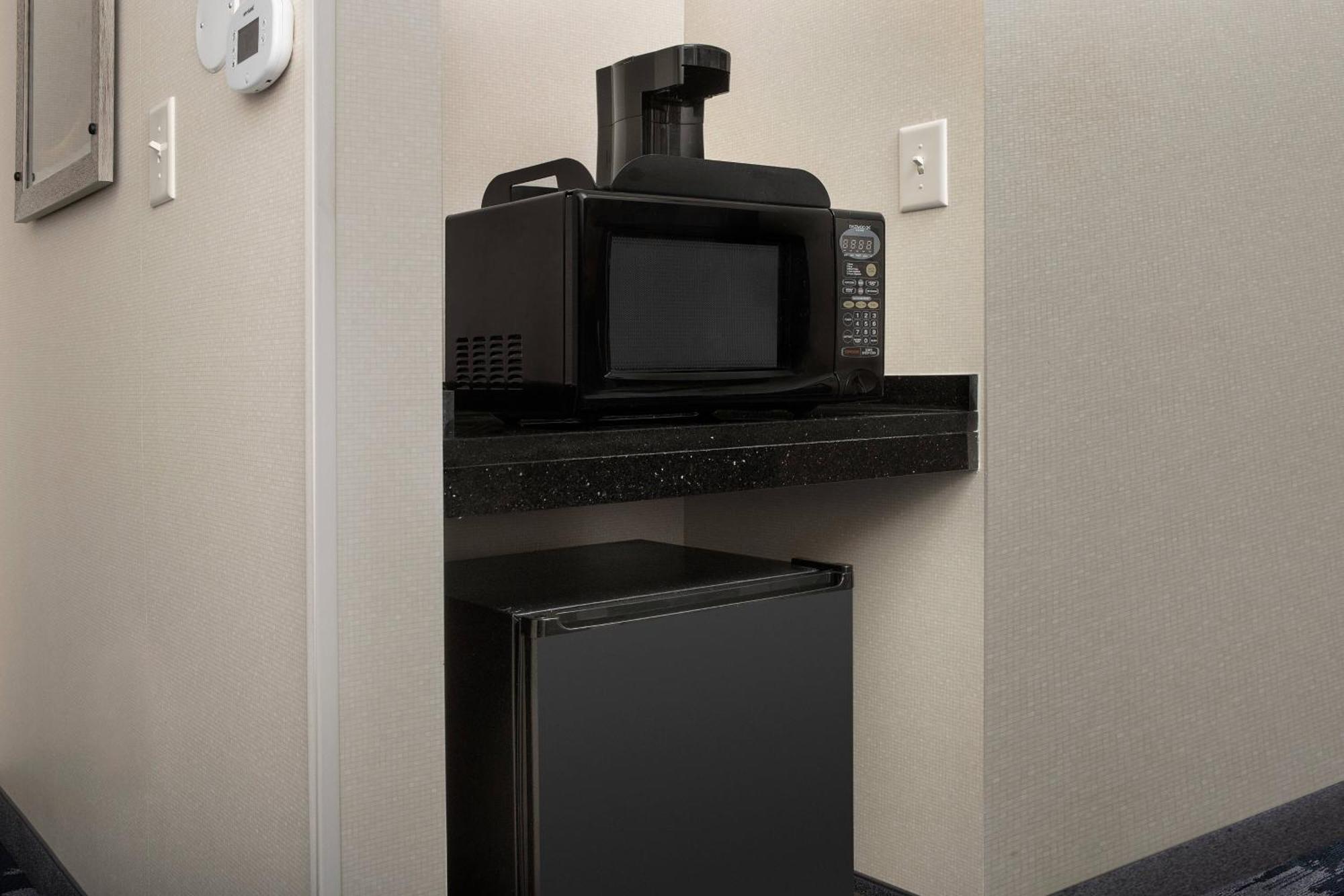 Fairfield Inn & Suites Baltimore BWI Airport Линтикъм Екстериор снимка